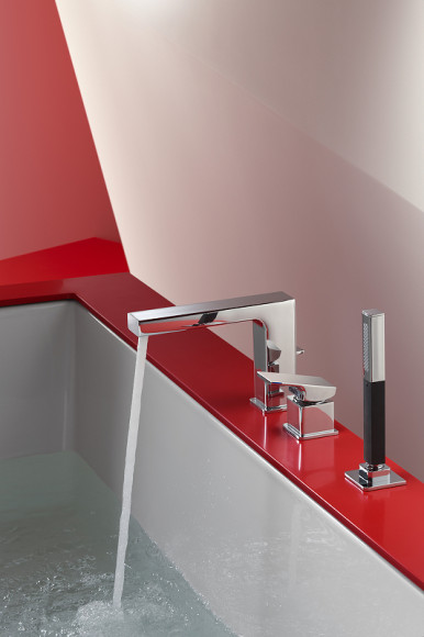 Смеситель на борт ванны Jacob Delafon Strayt E37337-CP Хром Черный