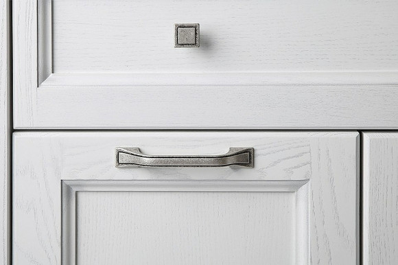 Комплект мебели для ванной ASB-Woodline Гранда 85 Белый с патиной Серебро