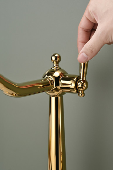 Смеситель для кухни Paulmark Retro Re213226-G Золото Смеситель для кухни Paulmark Retro Re213226-G Золото