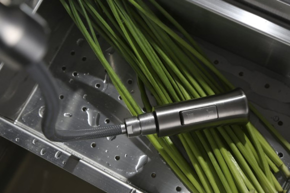 Смеситель для кухни BelBagno BB-LAM38-IN Нержавеющая сталь Смеситель для кухни BelBagno BB-LAM38-IN Нержавеющая сталь