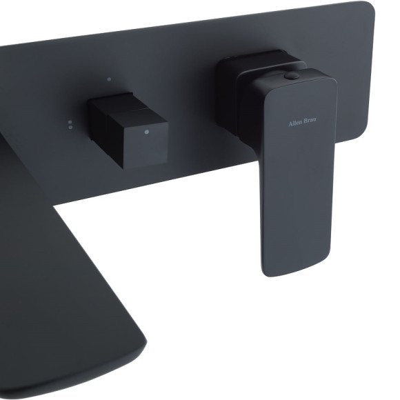 Смеситель для ванны Allen Brau Infinity 5.21007-31 Черный матовый Смеситель для ванны Allen Brau Infinity 5.21007-31 Черный матовый