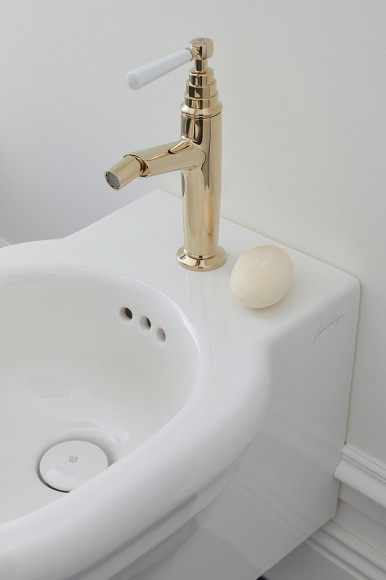 Смеситель для биде Jacob Delafon Cleo1889 E24310-BGG Глянцевое золото Смеситель для биде Jacob Delafon Cleo1889 E24310-BGG Глянцевое золото